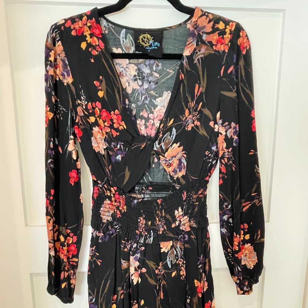 Blue Life Black w/Floral Design Cut Out Dress Size Small
